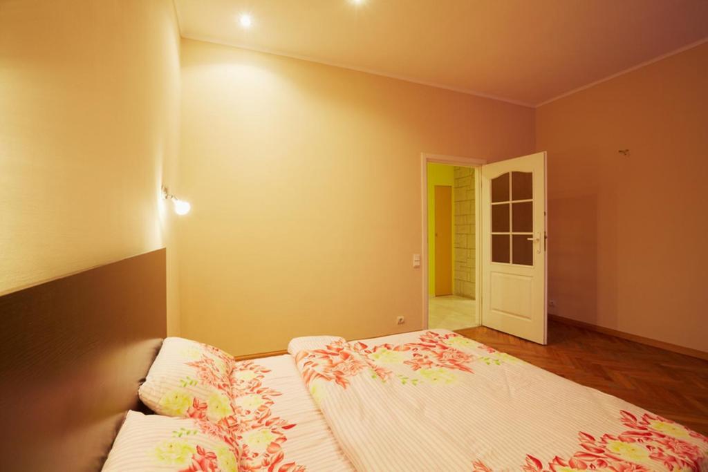 Stay Lviv Apartments Rum bild